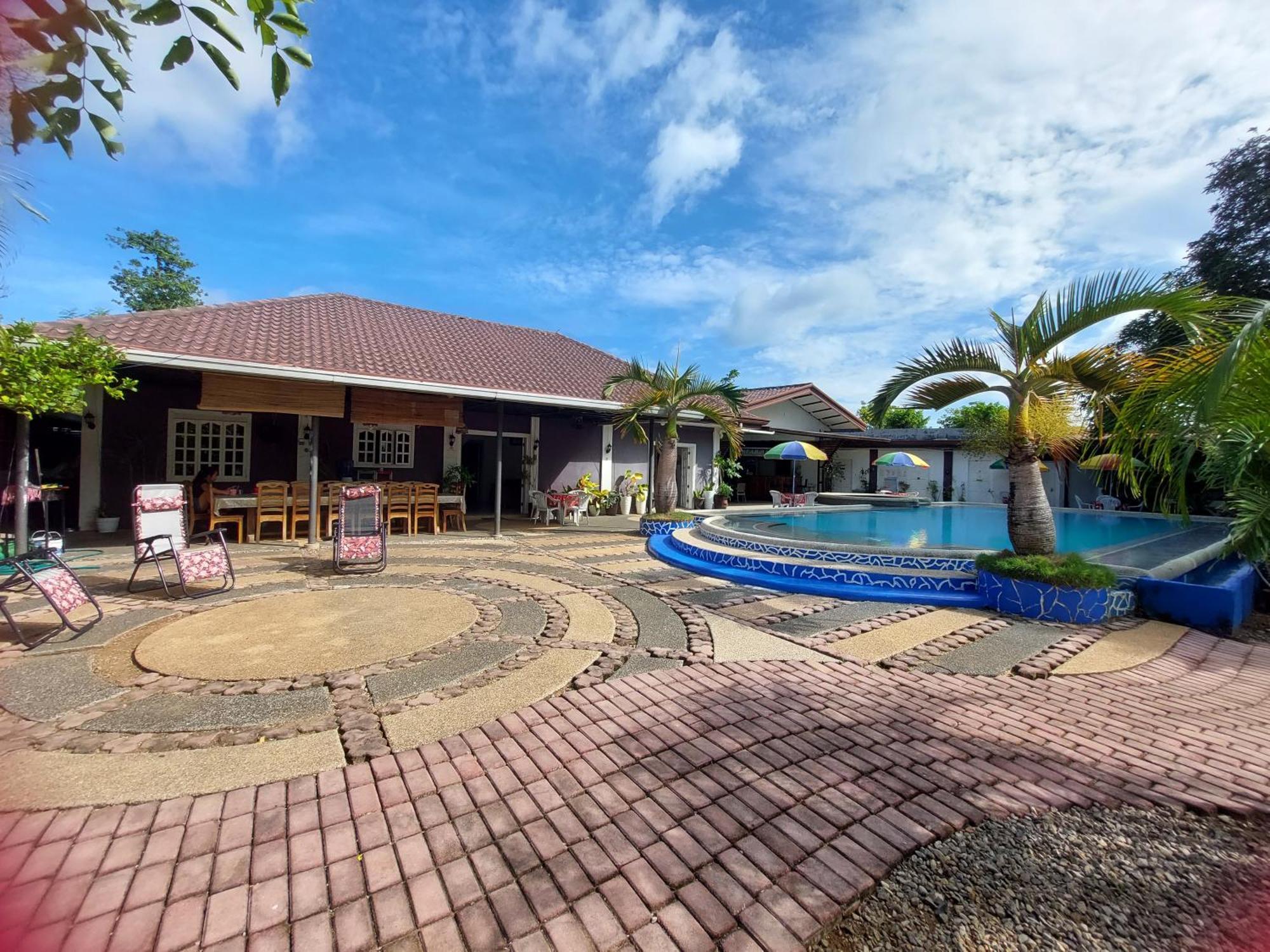 Ice Bear Bar & Tourist Inn Dauis Dış mekan fotoğraf