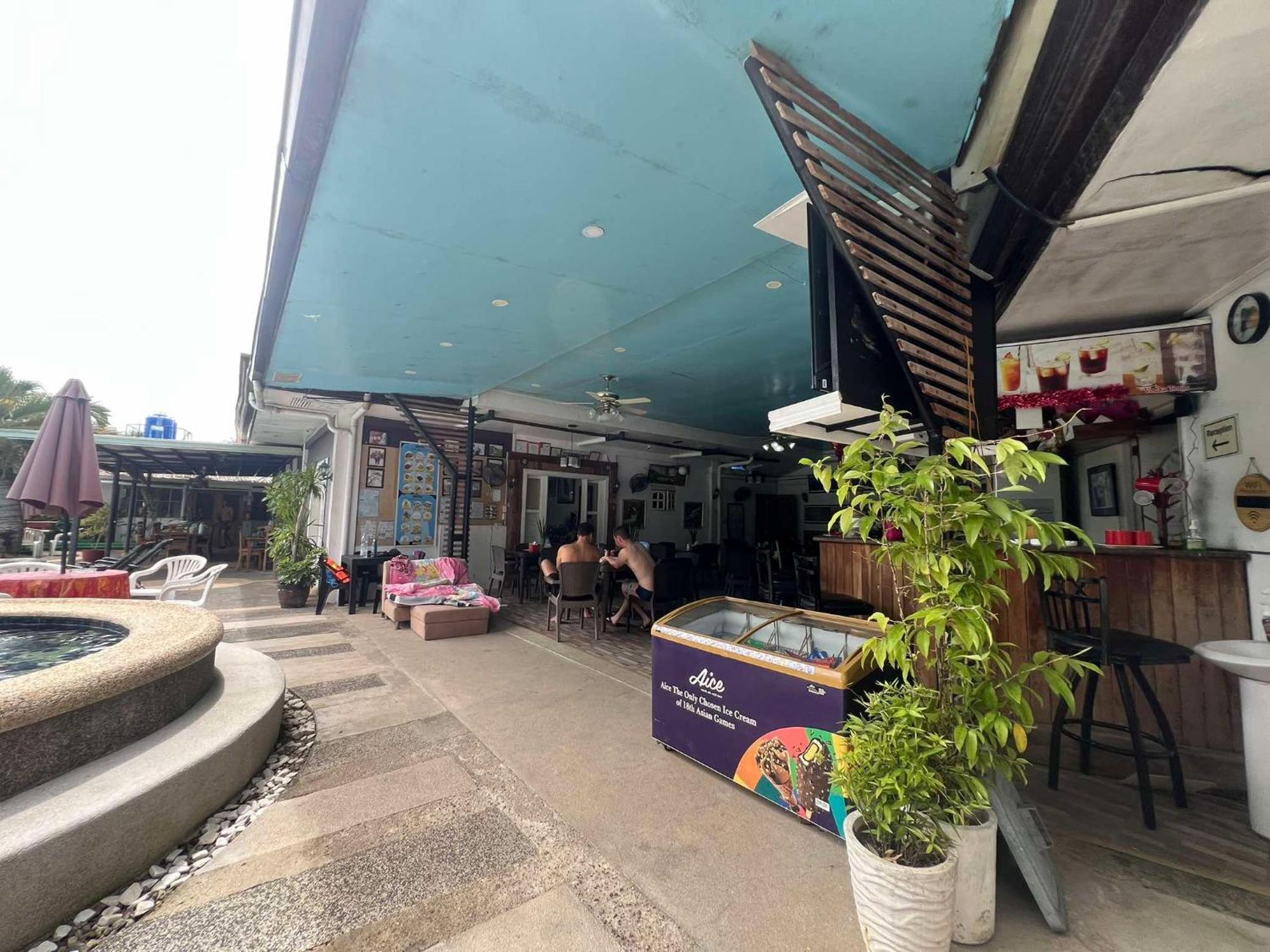 Ice Bear Bar & Tourist Inn Dauis Dış mekan fotoğraf